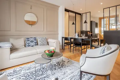 Image de Medicis luxueux à 50 m du lac