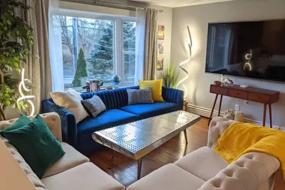 Image de #TheFlightdeck | Stylish Home Near Newport & Navy