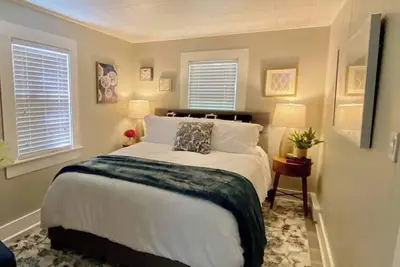 Image de Spacious 1 Bedroom Cottage Close to Everything 2