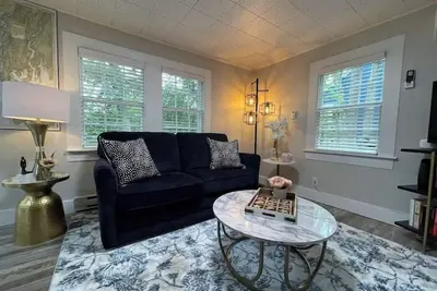 Image de Spacious 1 Bedroom Close to Everything 4