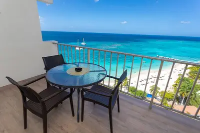 Ocean View Penthouse on the Hip Strip Montego Bay
