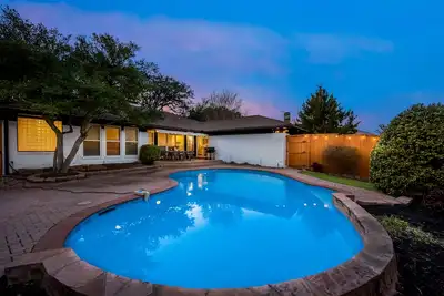 Image de Welcoming Neighborhood 4 Bed 3 Bath Single Story