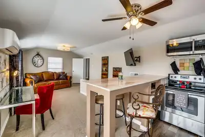 Immaculate 2-Bed in Dallas Close to Everything!