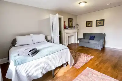 Image de 4 bed/1bath on Cornell Campus: Upstairs Apartment