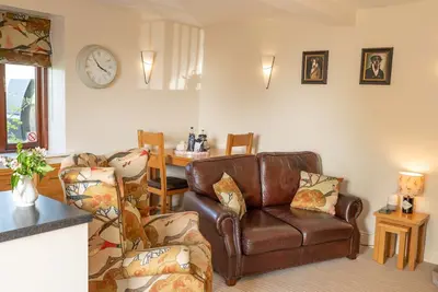 Image de Luxury ground floor cottage with M2 disabled access and 2 dogs welcome