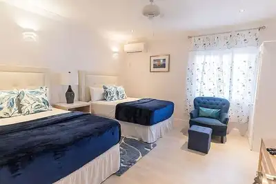 Image de Making The Best Memories Along The Way! Outdoor Pool, Free Parking, Onsite Spa!