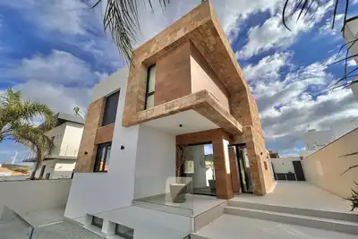 Villa avec piscine privée à quelques mètres de la plage.