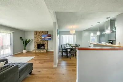 Image de Cozy, Calm, Cool 3Bd fenced yard