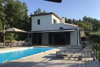 Image de Villa 8 personnes dans domaine calme à 5 mn du village de Grimaud