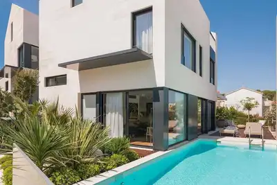 Image de Modern poolside villa in Suitvan on island Brač
