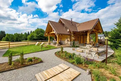 Image de Charming cottage with outdoor jacuzzi in Hlevci
