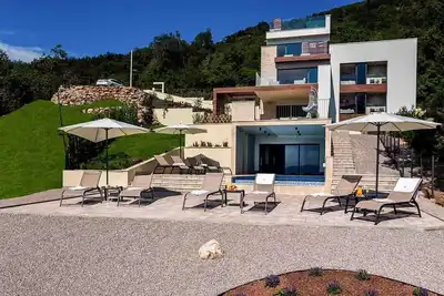 Image de Spectacular luxury villa with infinity pool