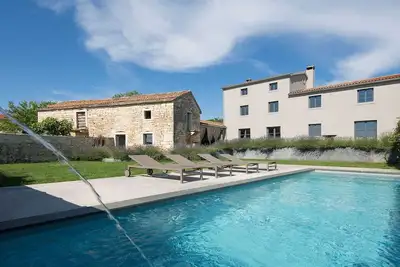 Villa B2, Tinjan