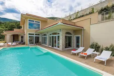 Image de Villa in Veprinac with a pool, sauna and a jacuzzi