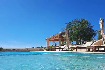 Image de A traditional stone villa on Hvar with pool