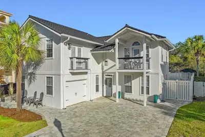 Image de Nashvilla - Private Neighborhood Beach, Private Pool, Gated Street, 4 Bikes