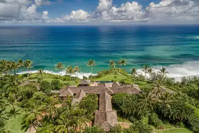 Image de Impeccable estate on 15 acres with private pool, jacuzzi, private beach, gym and much more!