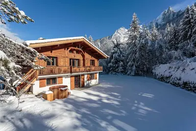 Image de Chalet le Tricouni - 5 chambre, jardin, bain nordique