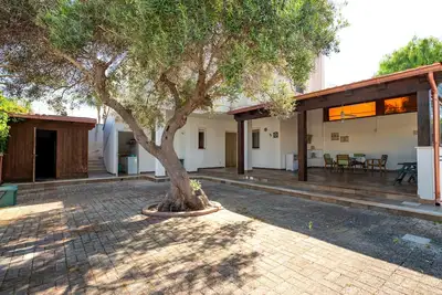 Image de Villa 'Flower House In Carisciola' avec vue sur mer, terrasse privée et climatisation
