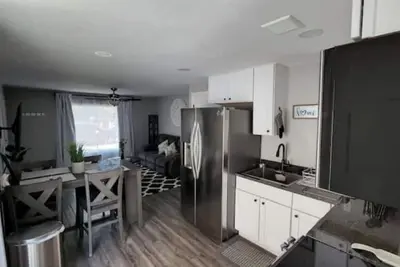 Image de Old Town Modern 2bed/1bath home with patio & yard