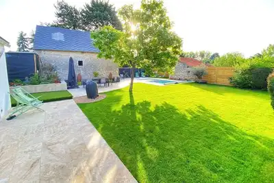 Image de Gîte avec piscine et spa privés, pour 8 personnes dès le1/04/24