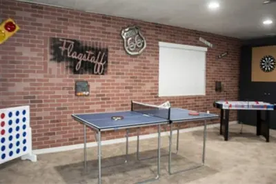 Image de ❤️Game Rm-Fire Pit-King Bds-6 mins to Nau❤️/dwntwn❤️