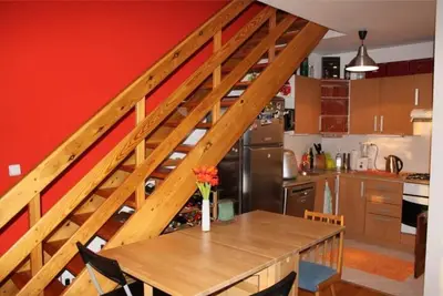 Image de Cosy, sunny two-story apartment, 20min center