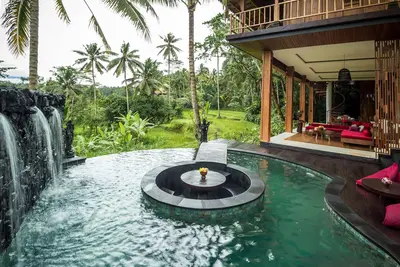 Image de 3 bedroom luxury villa resort w/ private infinity pool overlooking rice fields!