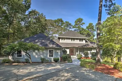 Lakefront Home W/ Dock, Kayaks + Paddle Boards!