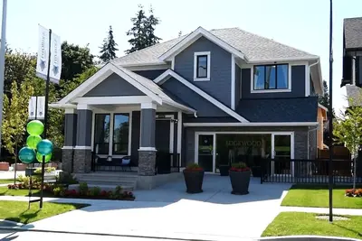 Image de Sunshine house_walkout south face suite