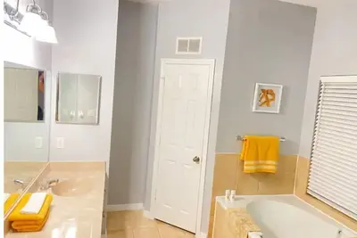 Image de Cheerful-Spacious Townhome