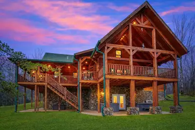 Image de Dogwood Manor-Lodge-Salle de bain privée séparée-Vue sur le bois