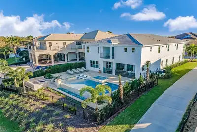 Image de The Chic Dream | 10 Br, 2 Custom Built Themed Rooms, Game Room, Movie Theater