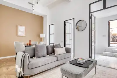 Image de Renovated El Gòtic 2br, nr Paseo Colon, by Blueground