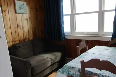 Image de Peaceful Getaway at the Tuna Saturday cottage located at the Oceana Cottages