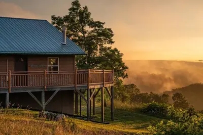 Image de Mountain Sunset Cabin w/ Hot Tub