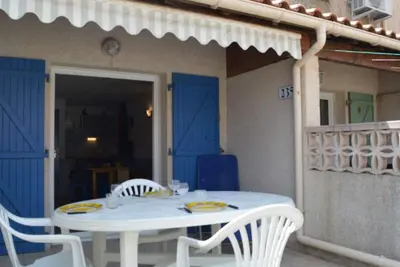 Image de Pavillon avec Terrasse, 6 couchages, à 250m de la Plage et 600m des Commerces - Narbonne Plage