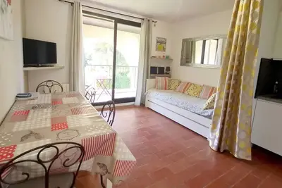 Image de T2 avec Parking - Piscine et Tennis - à 200 m des Plages