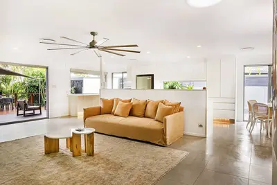 Image de Family Waterfront escape, Pool, Heated Spa