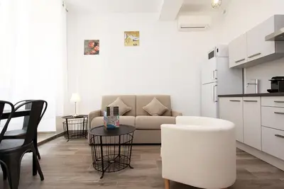 Image de Cassandra - T2 confortable au calme hypercentre