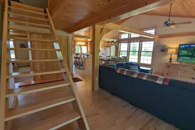 Image de Peaceful, Spacious Lodge with Golf & Sunset Views