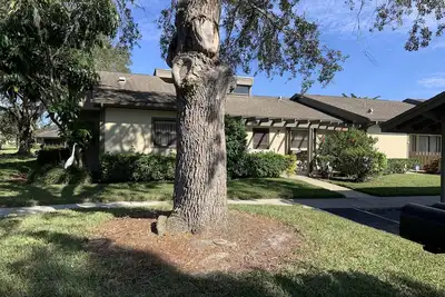 Image de 3 bed Villa with lake views within secure gated community