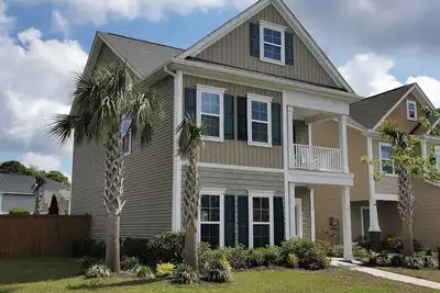 Image de Angel Oak Retreat – Elegant 3br Johns Island Home, Near Beaches, Full Amenities