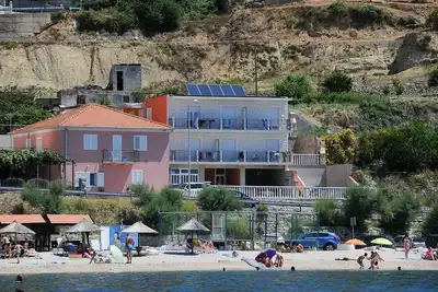 Image de Appartement dans Podstrana-Sv. Martin avec terrasse, Climatisation, Wifi, Machine à laver (5117-5)