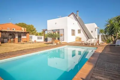R138 Villa with sea view in Calafell
