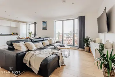 StarHost Residences | Awesome 2 Bedroom Penthouse Apartment with City Views