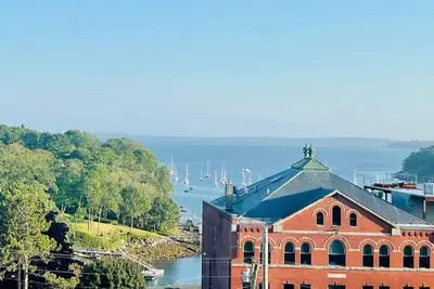 Image de Harbor View from Every Room & Balcony 2 min from beach