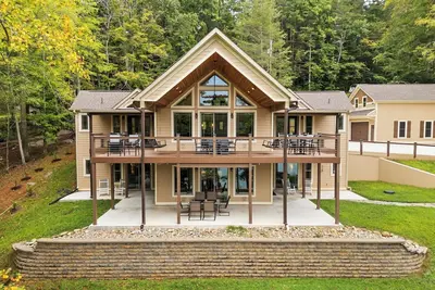 Image de Norris Lakefront Retreat! King Suites, Private 2 slip dock, Firepit, 2026 Open