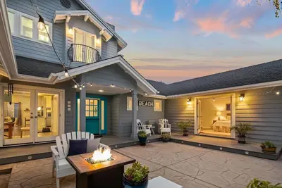Image de Beach House Steps to the Ocean with Rooftop Ocean Views