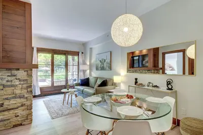 Image de Luxueux Ski-In/Ski-Out Fraîchement Rénové